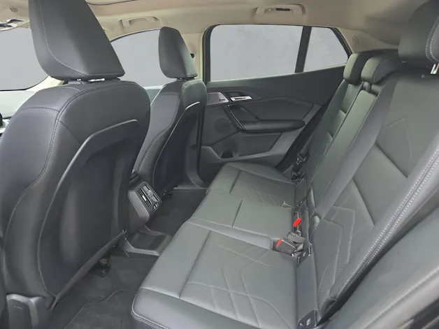 BMW X2 20i sDrive U10 (CH) AHK