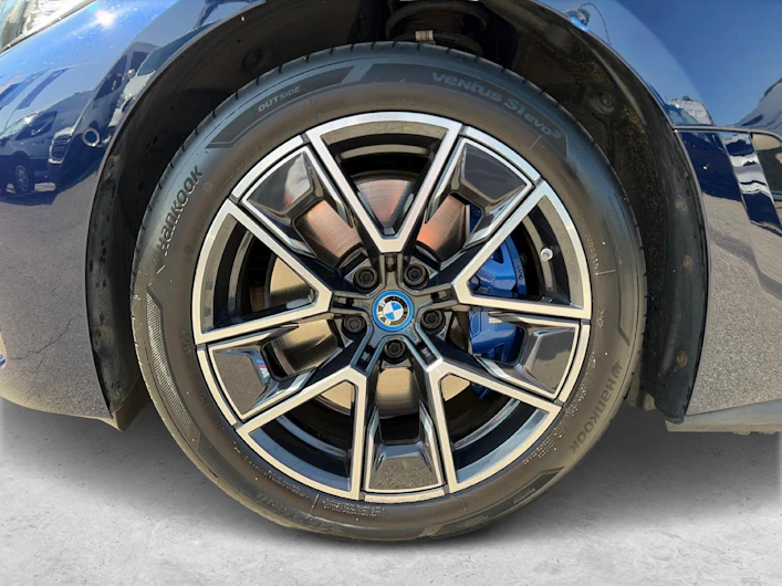 Fahrzeugbild BMW i4