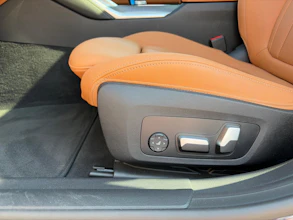https://vehicle.imgix.net/4406599/c22460c7-488f-451b-a45d-a88f777e965b.jpg