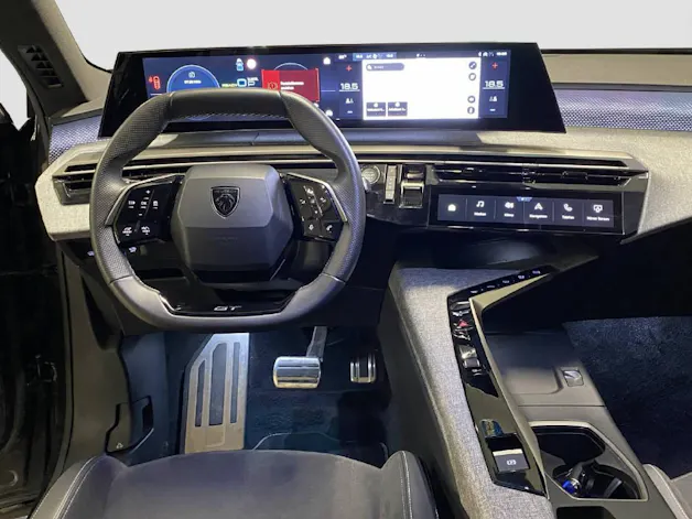 PEUGEOT 5008 1.6 PHEV GT