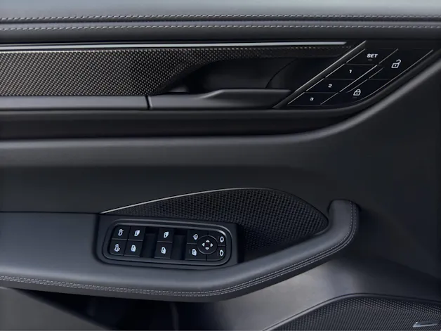 PORSCHE Macan Turbo