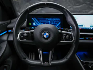 BMW 520d xDrive M Sport Steptronic *Werksgarantie*21" Felgen*Sitzlüftung*Harman/Kardon*