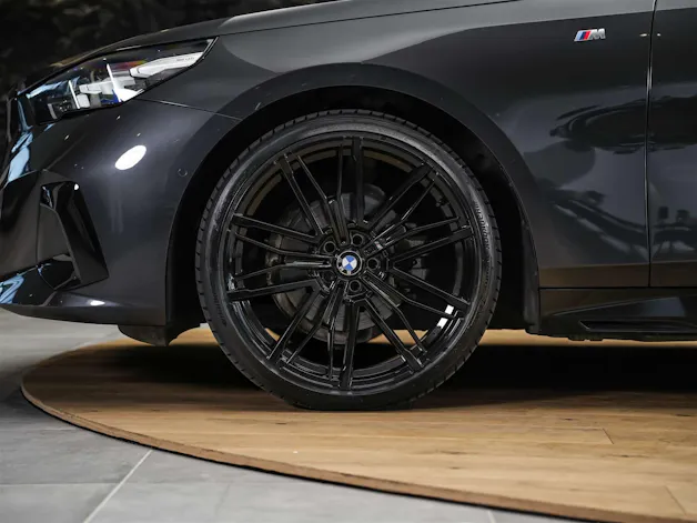 BMW 520d xDrive M Sport Steptronic *Werksgarantie*21" Felgen*Sitzlüftung*Harman/Kardon*
