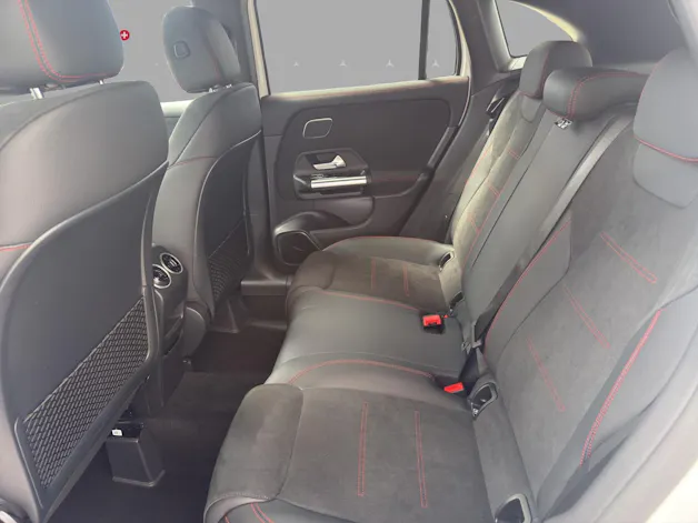 Mercedes-Benz GLA 250 4Matic 8G-DCT Swiss Star
