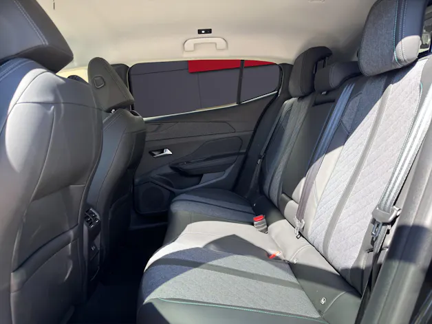 PEUGEOT 408 1.6 PHEV Allure Pack