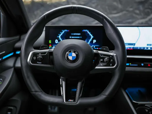 BMW 520d xDrive M Sport Steptronic *Werksgarantie*21" Felgen*Sitzlüftung*Harman/Kardon*