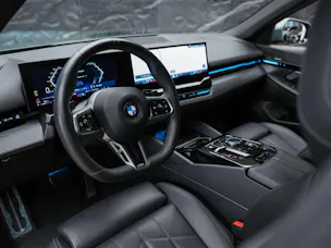 BMW 520d xDrive M Sport Steptronic *Werksgarantie*21" Felgen*Sitzlüftung*Harman/Kardon*