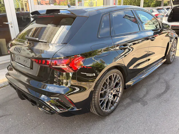 Audi RS3 SPORTBACK 2.5 400PS TFSI QUATTRO *** VOLLAUSSTATTUNG MIT SCHALENSITZEN ***