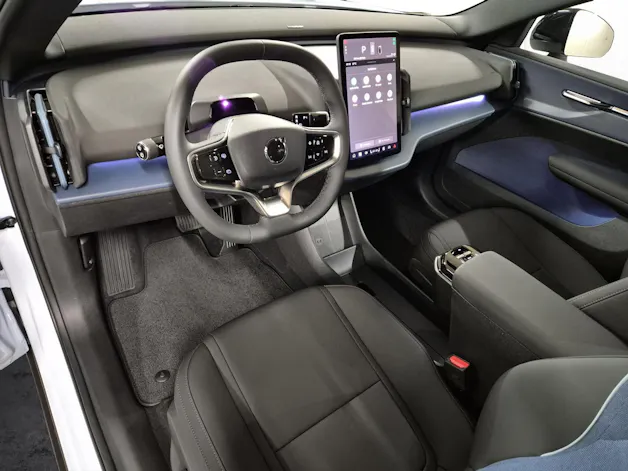 VOLVO EX30 CC P8 Plus AWD
