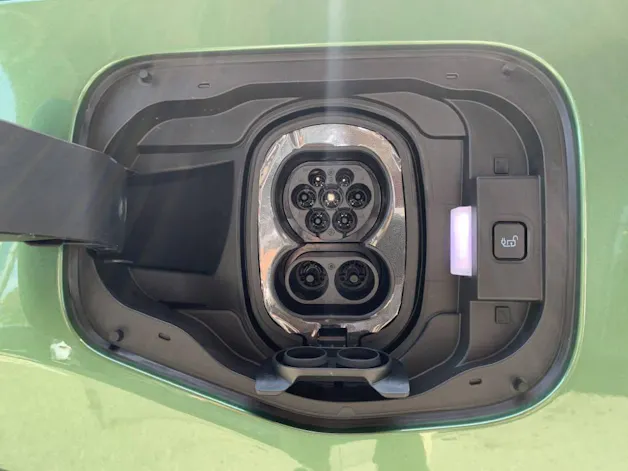 Ford E-Tourneo Courier Active