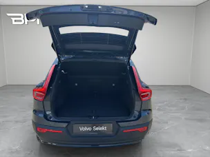 VOLVO XC40 2.0 B3 MH Plus Dark