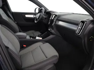 Volvo XC40 2.0 B3 MH Plus Dark