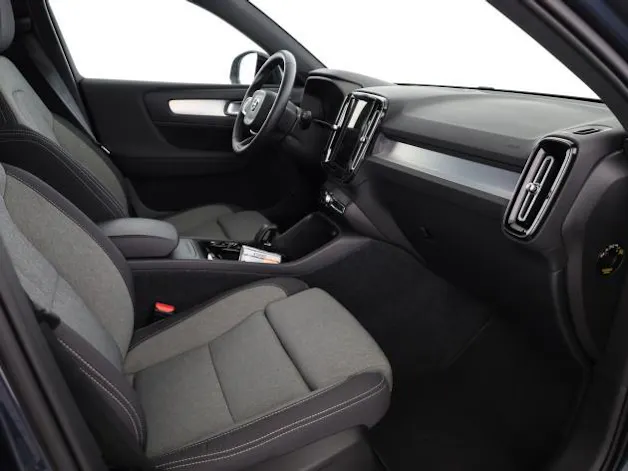 Volvo XC40 2.0 B3 MH Plus Dark