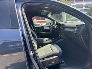 VOLVO XC40 2.0 B3 MH Plus Dark