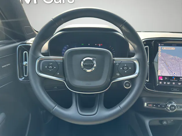 VOLVO XC40 2.0 B3 MH Plus Dark