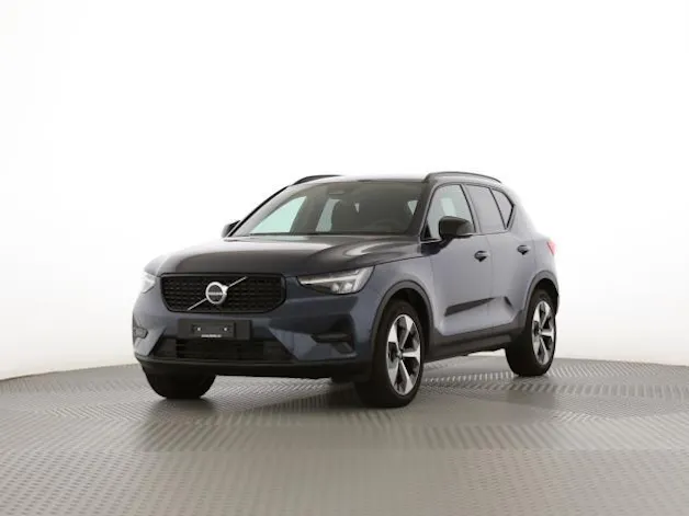 Volvo XC40 2.0 B3 MH Plus Dark