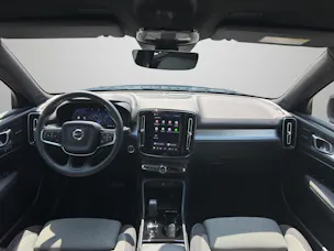 VOLVO XC40 2.0 B3 MH Plus Dark