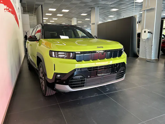 Jeep Compass 1.2 T e-Hybrid First Edition Pack Plus & SKY