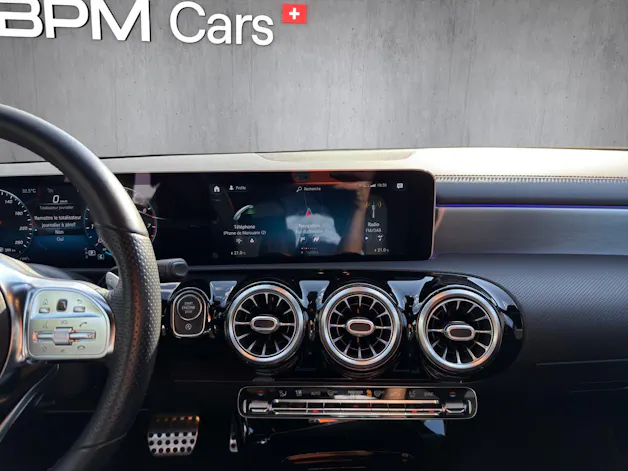 Mercedes-Benz Classe CLA X118 Shooting Brake CLA 200 AMG Line