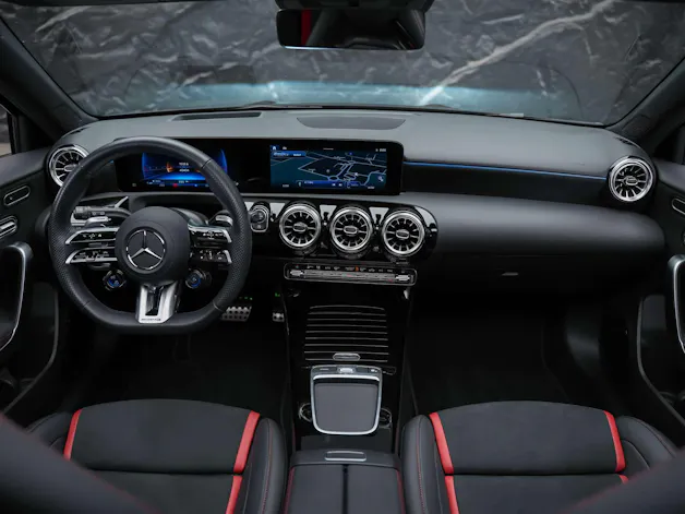 Mercedes-Benz A35 AMG 4Matic 8G-DCT *Facelift*Panorama*Schalensitze*360° Kamera*