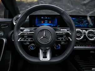 Mercedes-Benz A35 AMG 4Matic 8G-DCT *Facelift*Panorama*Schalensitze*360° Kamera*