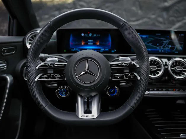 Mercedes-Benz A35 AMG 4Matic 8G-DCT *Facelift*Panorama*Schalensitze*360° Kamera*
