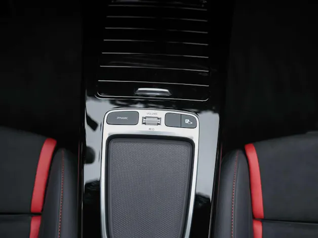 Mercedes-Benz A35 AMG 4Matic 8G-DCT *Facelift*Panorama*Schalensitze*360° Kamera*