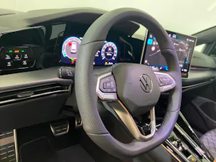 VW Golf 2.0 TSI R-Line DSG 4 Motion
