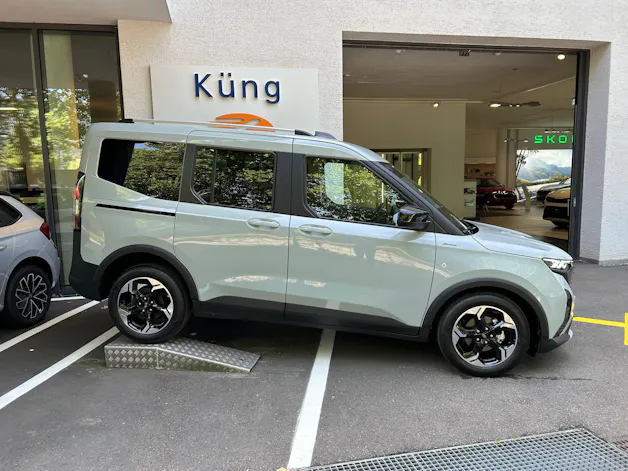Ford Tourneo Courier 1.0 EcoBoost Active Automat