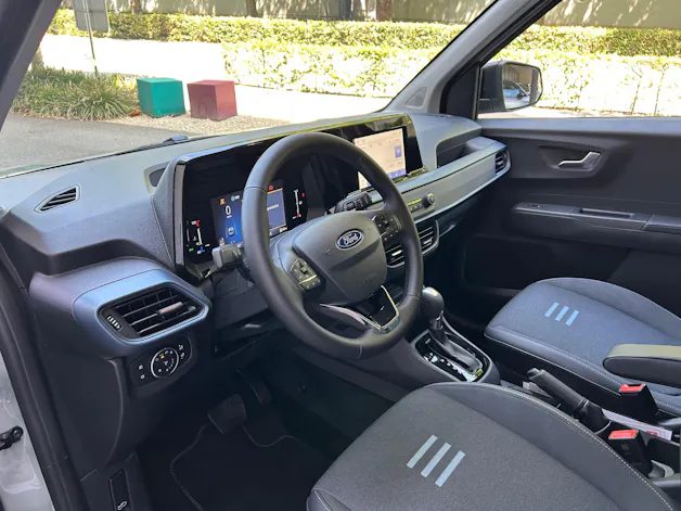 Ford Tourneo Courier 1.0 EcoBoost Active Automat