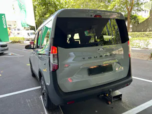 Ford Tourneo Courier 1.0 EcoBoost Active Automat