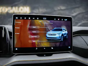 Škoda Kodiaq 2.0 TSI Sportline 4x4 *7 Plätzer*Abstandsregler*Matrix LED Scheinwerfer*