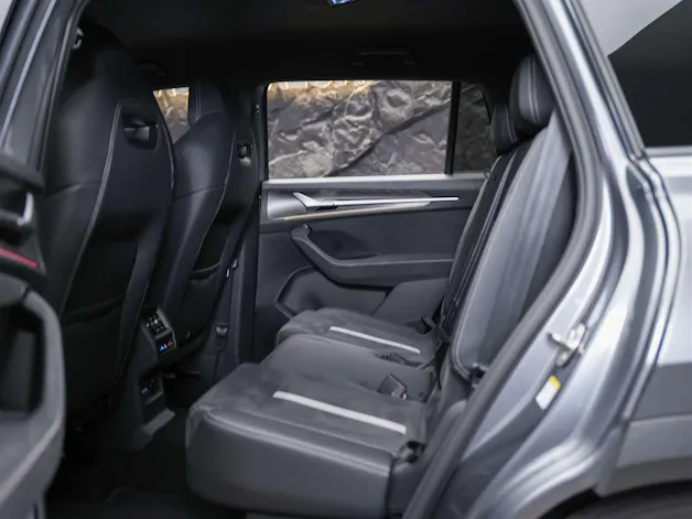 Škoda Kodiaq 2.0 TSI Sportline 4x4 *7 Plätzer*Abstandsregler*Matrix LED Scheinwerfer*