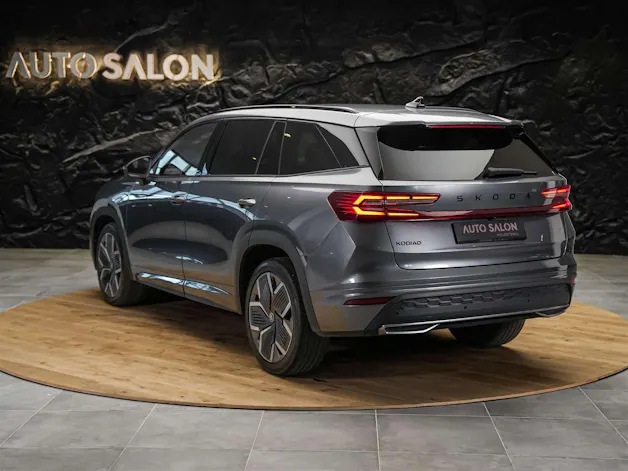 Škoda Kodiaq 2.0 TSI Sportline 4x4 *7 Plätzer*Abstandsregler*Matrix LED Scheinwerfer*