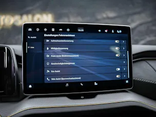 Škoda Kodiaq 2.0 TSI Sportline 4x4 *7 Plätzer*Abstandsregler*Matrix LED Scheinwerfer*
