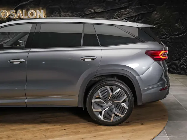Škoda Kodiaq 2.0 TSI Sportline 4x4 *7 Plätzer*Abstandsregler*Matrix LED Scheinwerfer*