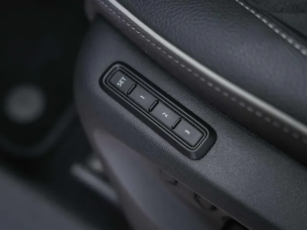 Škoda Kodiaq 2.0 TSI Sportline 4x4 *7 Plätzer*Abstandsregler*Matrix LED Scheinwerfer*