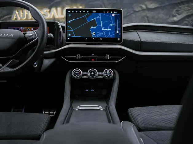 Škoda Kodiaq 2.0 TSI Sportline 4x4 *7 Plätzer*Abstandsregler*Matrix LED Scheinwerfer*