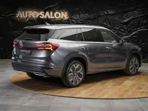 Škoda Kodiaq 2.0 TSI Sportline 4x4 *7 Plätzer*Abstandsregler*Matrix LED Scheinwerfer*