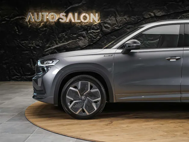 Škoda Kodiaq 2.0 TSI Sportline 4x4 *7 Plätzer*Abstandsregler*Matrix LED Scheinwerfer*