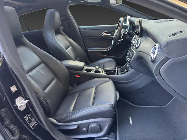 Mercedes-Benz CLA Shooting Brake 200 d AMG Line 4Matic 7G-DCT