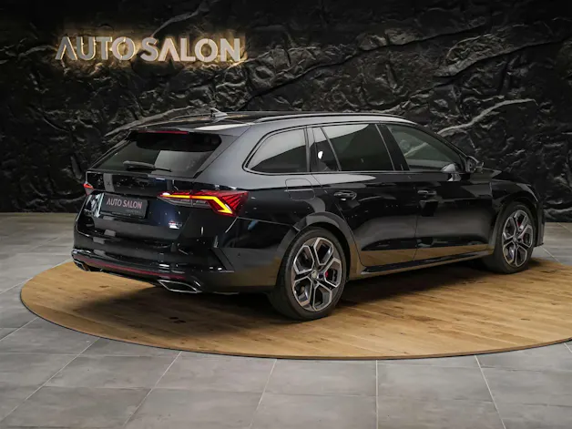 Škoda Octavia Combi 2.0 TSI DSG RS *Abstandsregler*Massage*Standheizung*