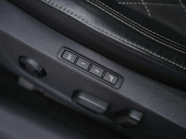 Škoda Octavia Combi 2.0 TSI DSG RS *Abstandsregler*Massage*Standheizung*