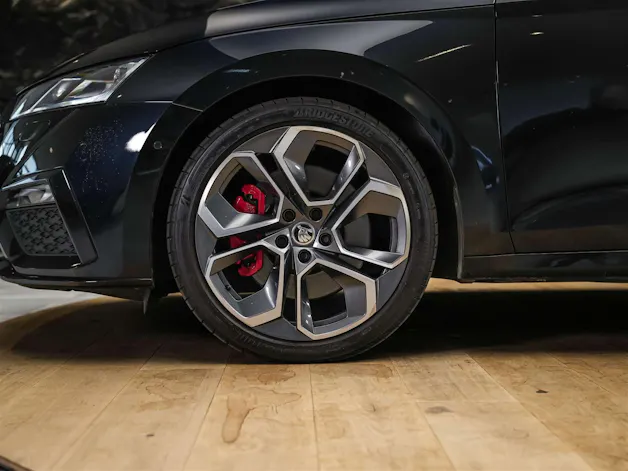 Škoda Octavia Combi 2.0 TSI DSG RS *Abstandsregler*Massage*Standheizung*