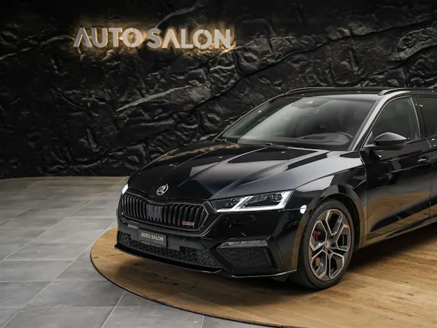 Škoda Octavia Combi 2.0 TSI DSG RS *Abstandsregler*Massage*Standheizung*