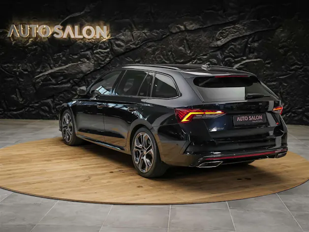 Škoda Octavia Combi 2.0 TSI DSG RS *Abstandsregler*Massage*Standheizung*