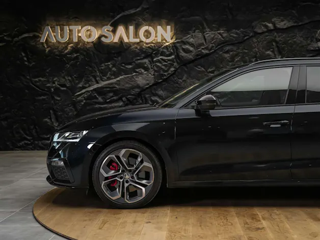 Škoda Octavia Combi 2.0 TSI DSG RS *Abstandsregler*Massage*Standheizung*