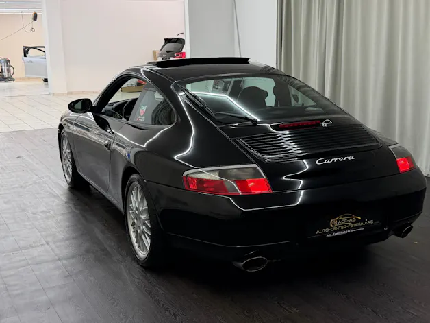 Porsche 911 Carrera