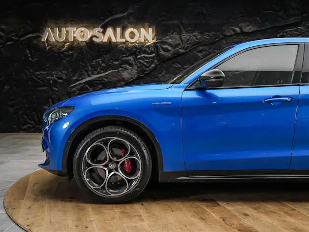 Alfa Romeo Stelvio 2.0 Veloce Q4 AT8 *Abstandsregler*El. Sitze mit Memory*Harman/Kardon Soundsystem*
