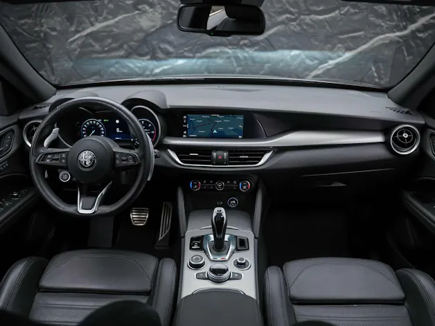 Alfa Romeo Stelvio 2.0 Veloce Q4 AT8 *Abstandsregler*El. Sitze mit Memory*Harman/Kardon Soundsystem*